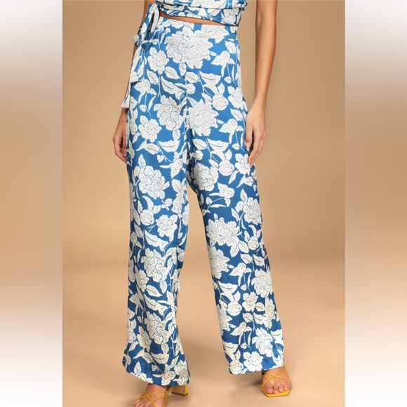 Capri blue floral wide legs pants satin from Lulu’s - Picture 3 of 3
